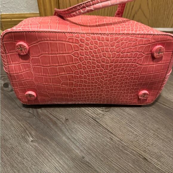 Liz Claiborne Pink Embossed Shoulder Bag - Picture 9 of 10
